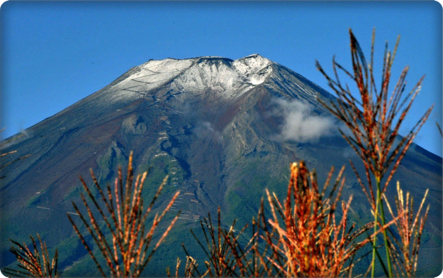 neve-sul-monte-fuji-2012